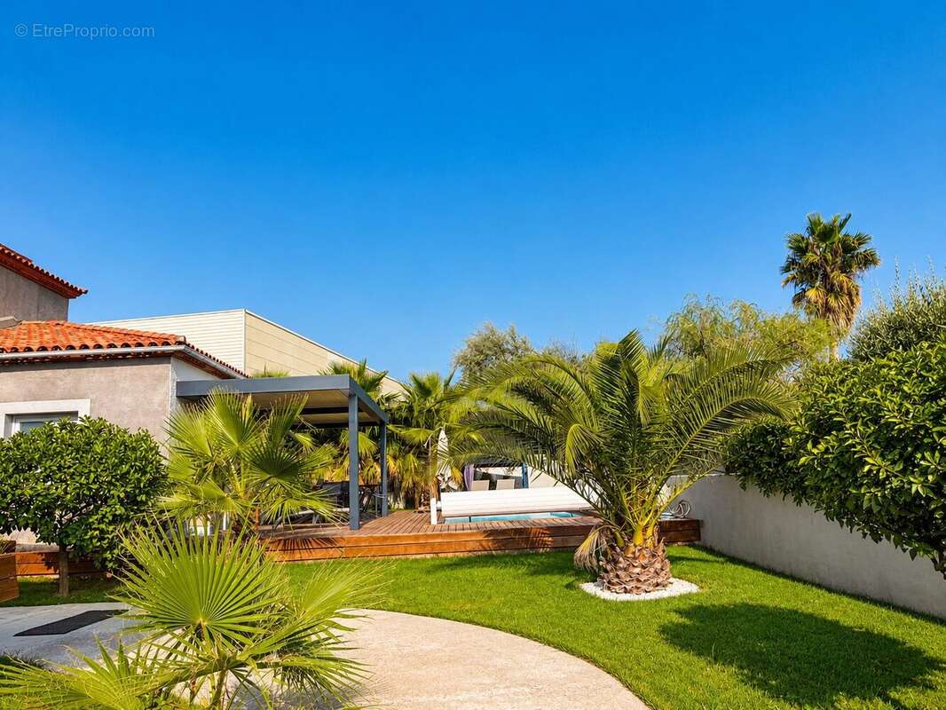 Maison 257 m² à Juvignac  - photo 8