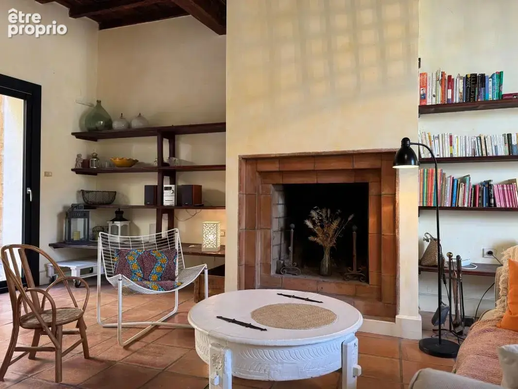 Maison de caractère du XVIe siècle : charme historique, terrasse de 80 m² et garage - photo 4