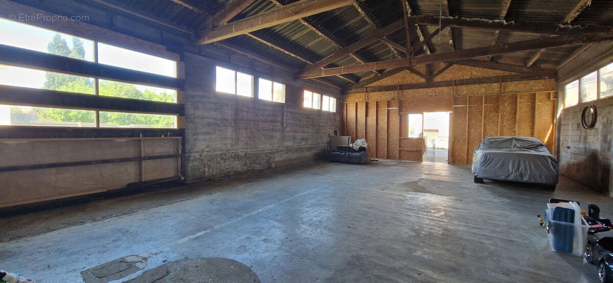 Ille sur tet - hangar 250m2 - photo 2