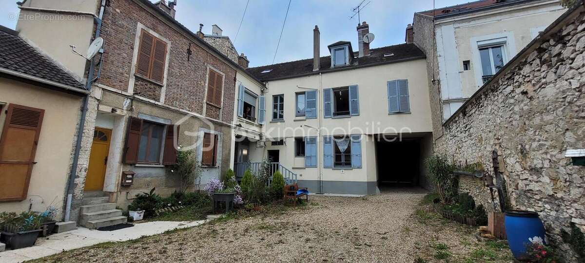 Immeuble gare de Montereau Fault Yonne - photo 15
