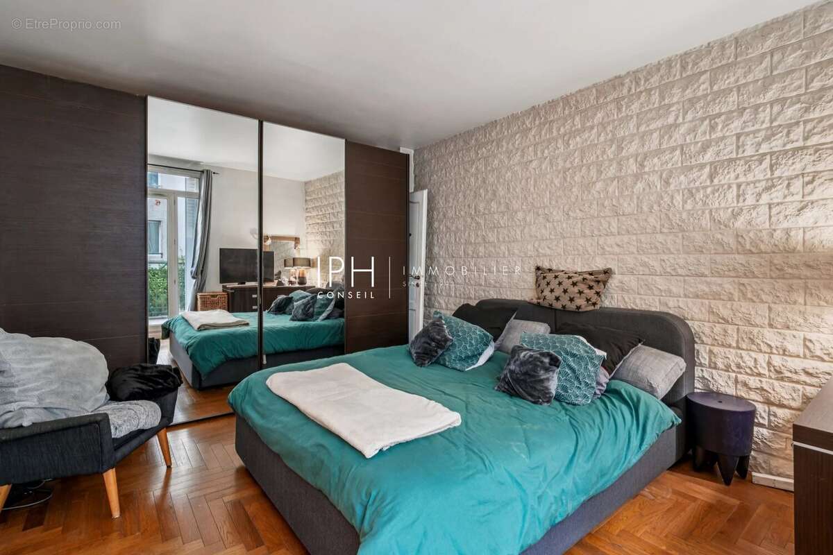Appartement à NEUILLY-SUR-SEINE