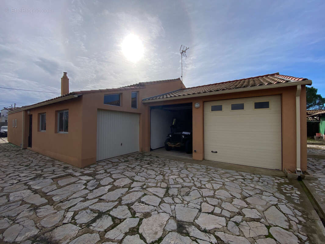 Maison à COURNONTERRAL