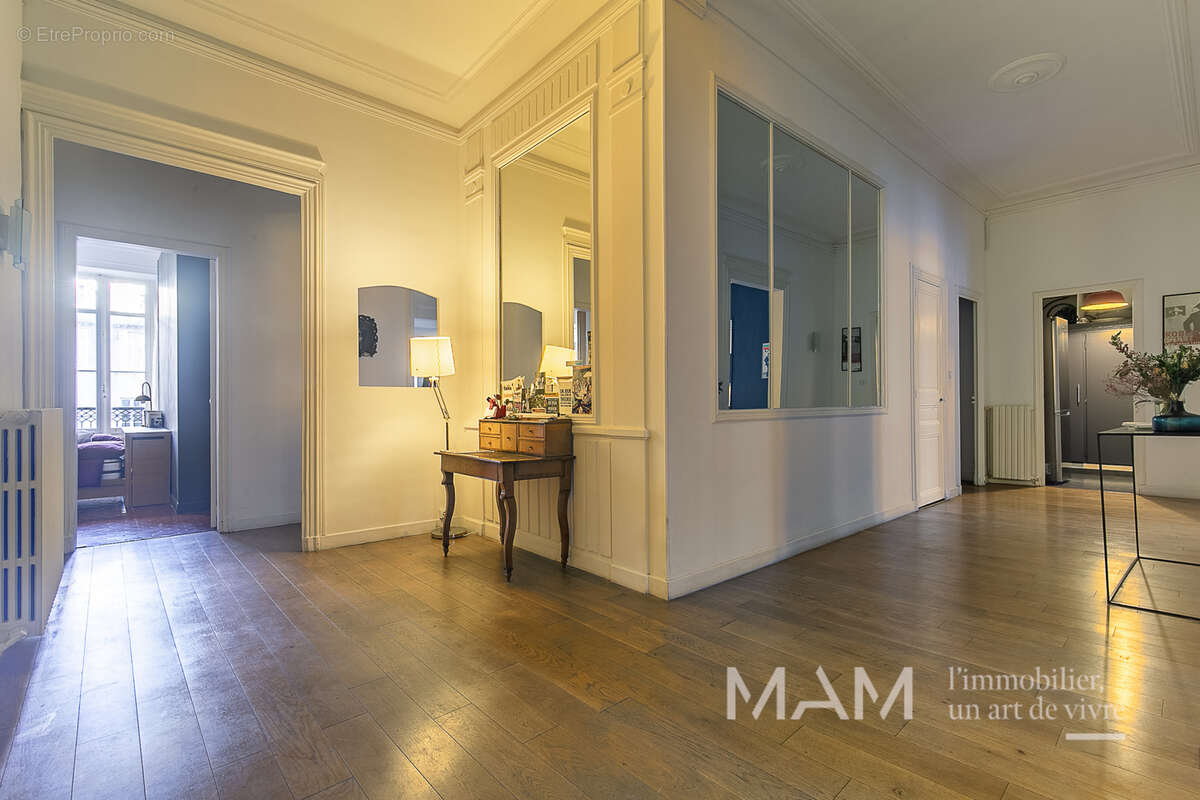 Appartement à MARSEILLE-6E