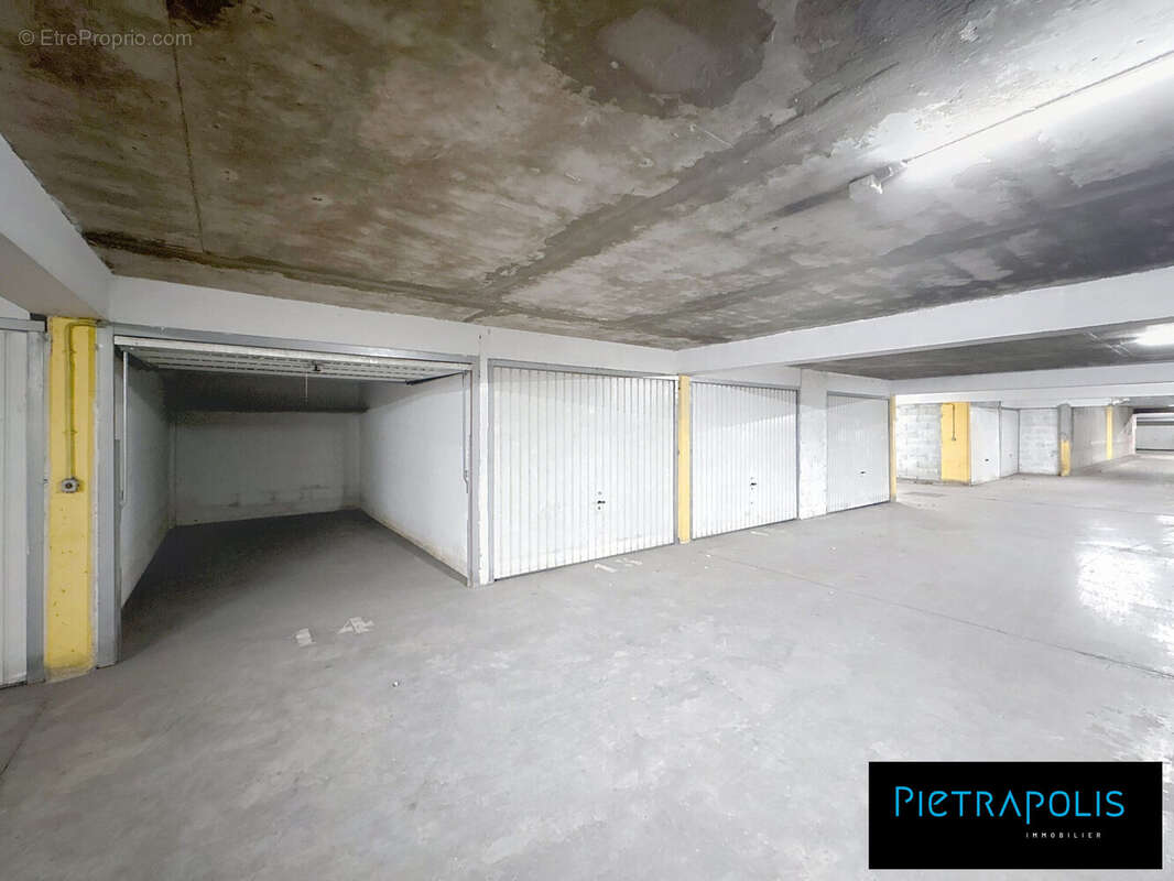 Parking à VILLEURBANNE