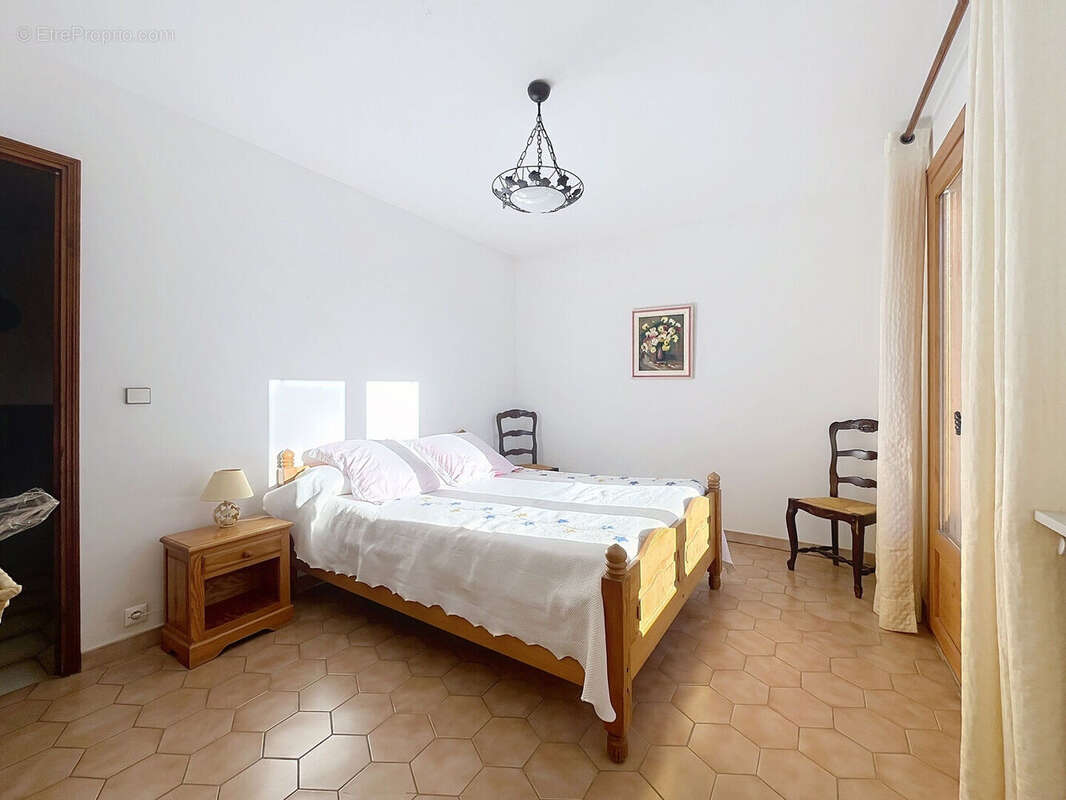 Trois appartements - Fort potentiel - à Roure 06420 - photo 5