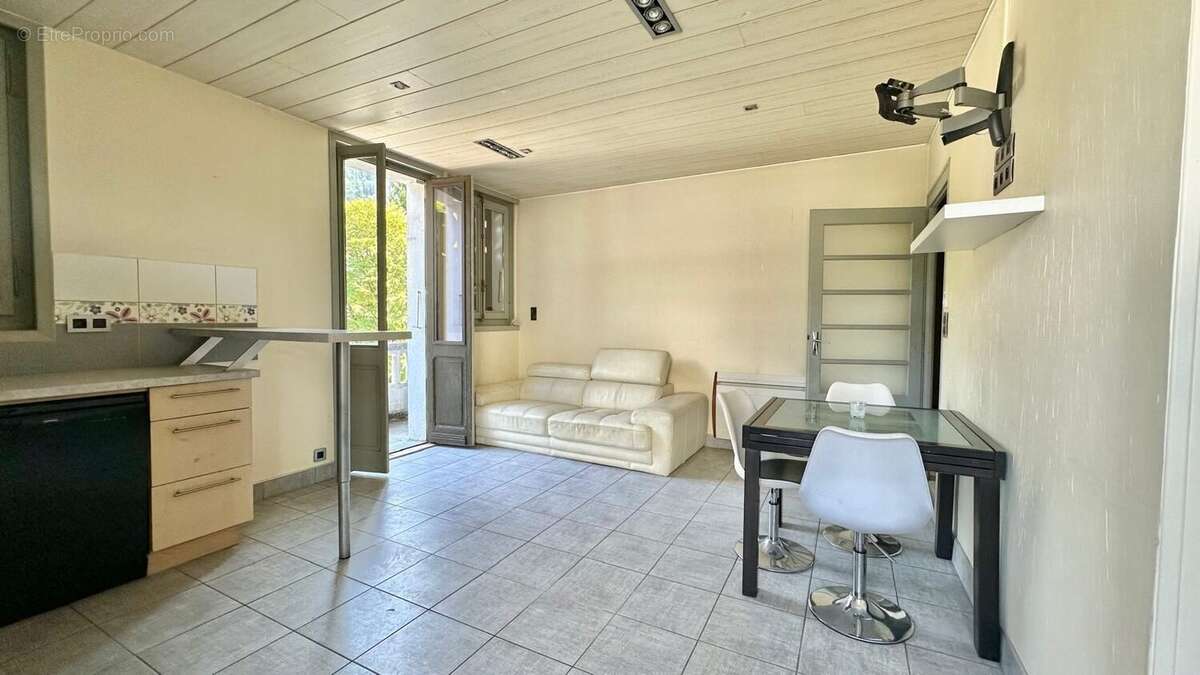Appartement 49 m² à Cluses  - photo 3