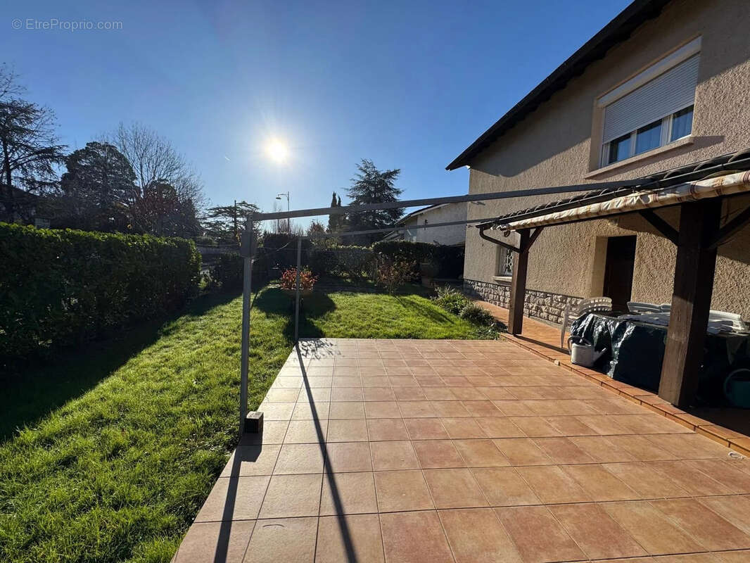 À vendre : Charmant pavillon avec jardin clos et grand garage. - photo 2