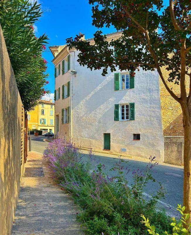 Maison à FLASSANS-SUR-ISSOLE