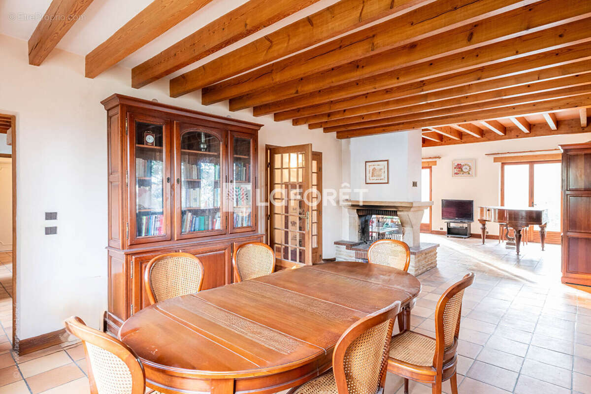 Maison à LA CELLE-SAINT-CLOUD