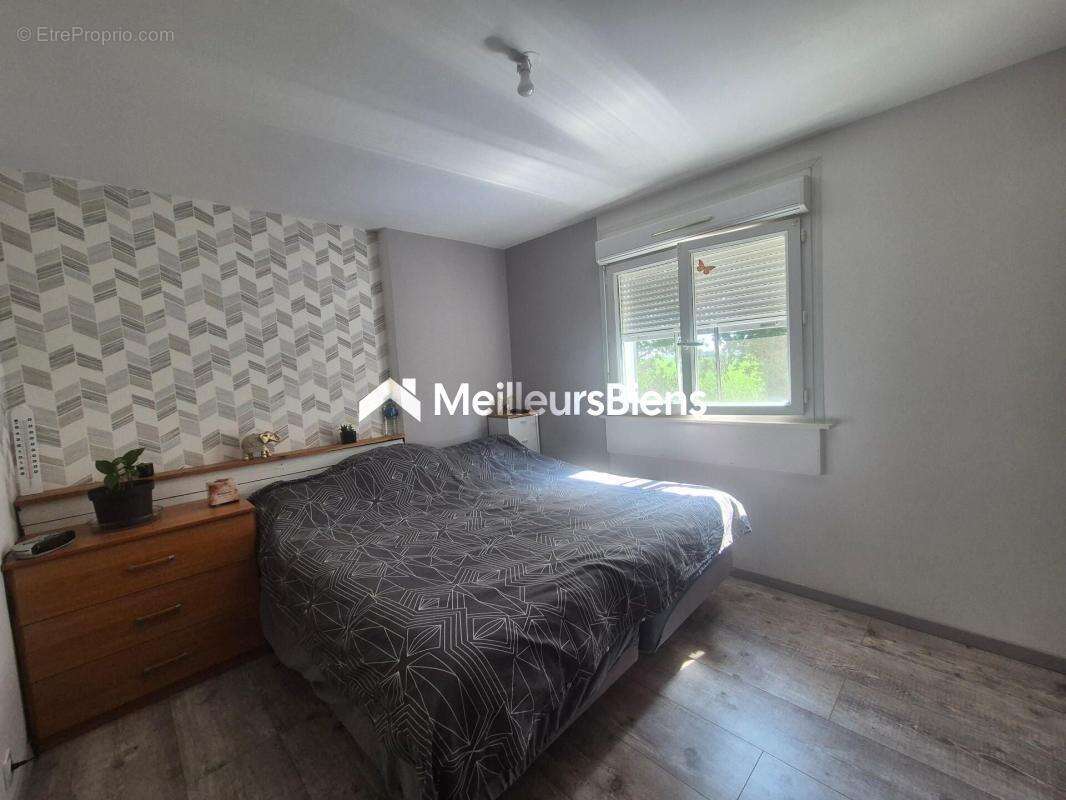 Maison mitoyenne de 80m², 4 pièces, 2 chambres sur un terrain de 354m² - photo 6
