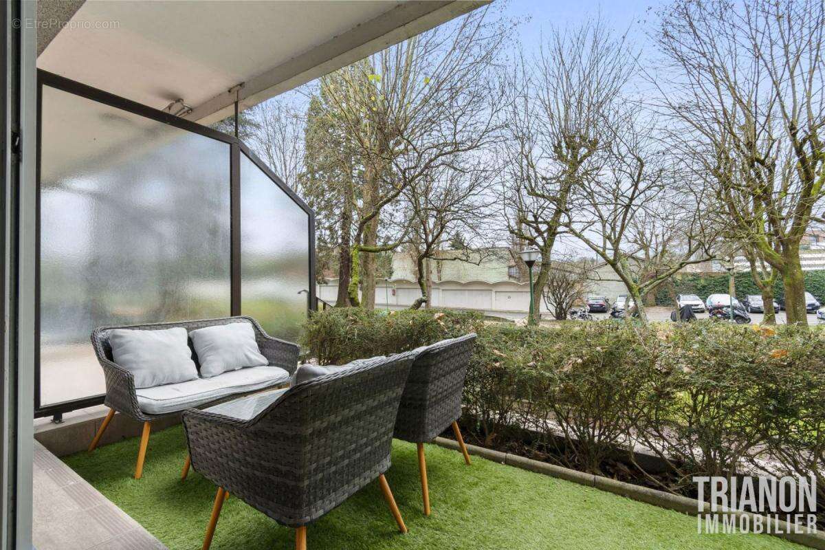 Appartement de 5 pieces entierement renove a garches - photo 4