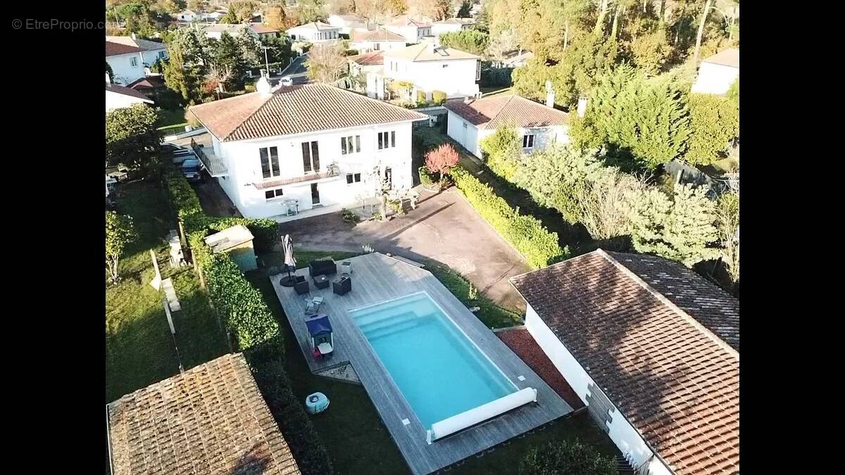 Maison à PARENTIS-EN-BORN