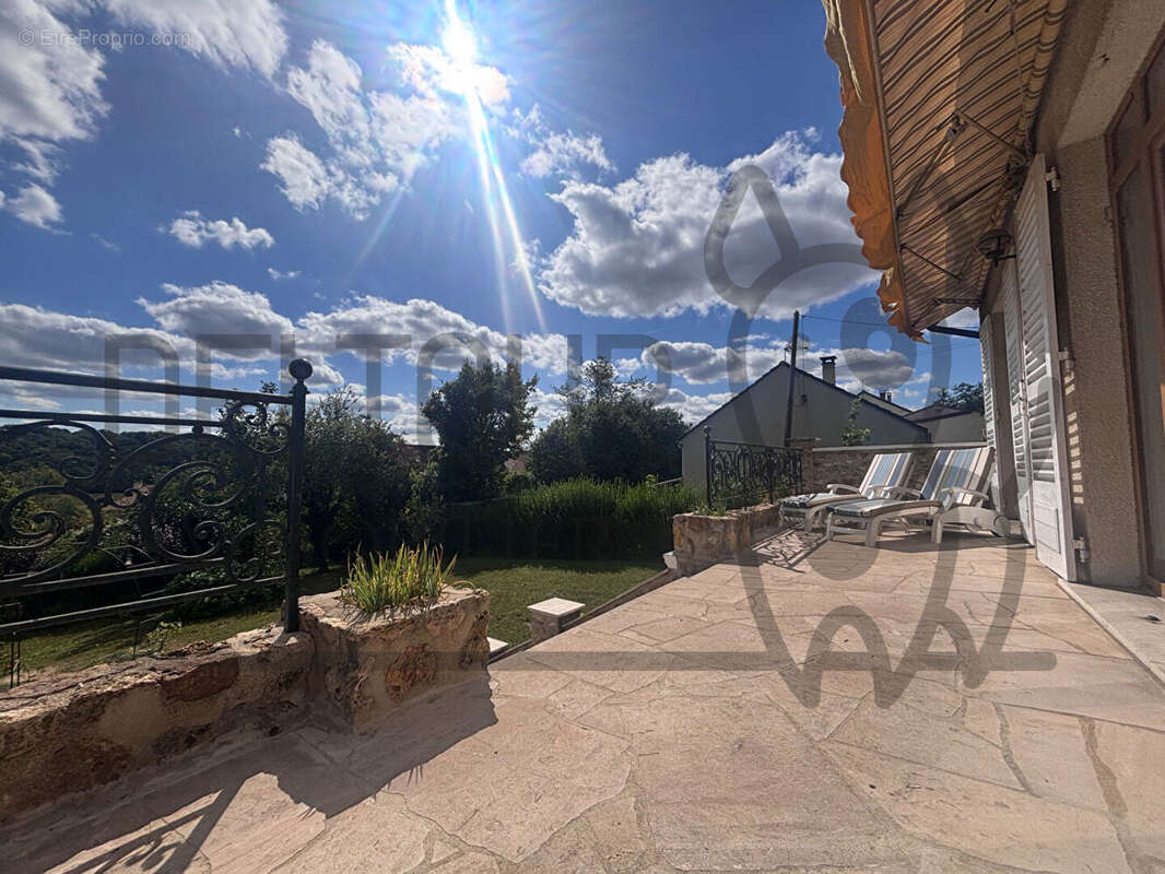 Maison à CRECY-LA-CHAPELLE