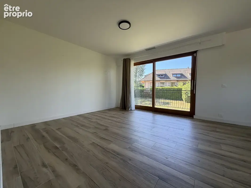 Ripailles, Thonon, Maison individuelle sur 1500 m2 de terrain. - photo 3