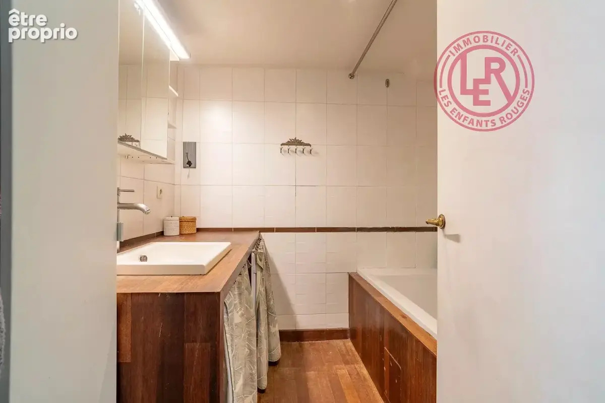 Paris 10ème - rue René Boulanger - Appartement de 4 pièces - photo 7