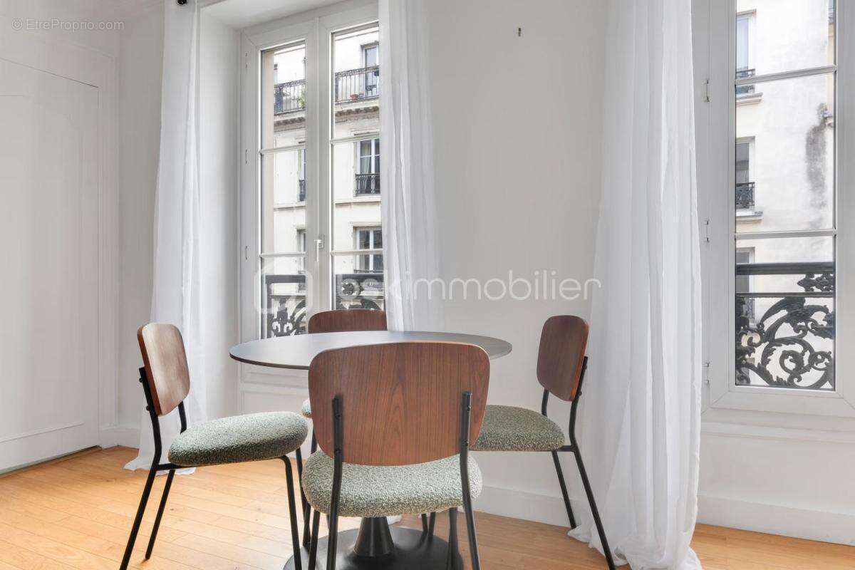 Paris 10 Appartement 2 chambres 50 m²  Entièrement rénové Libre - photo 5