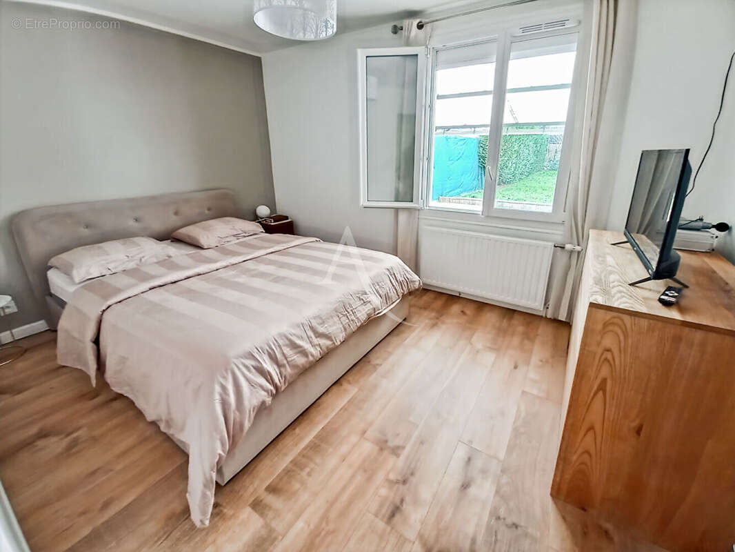 Maison à SAINT-ETIENNE-DU-ROUVRAY