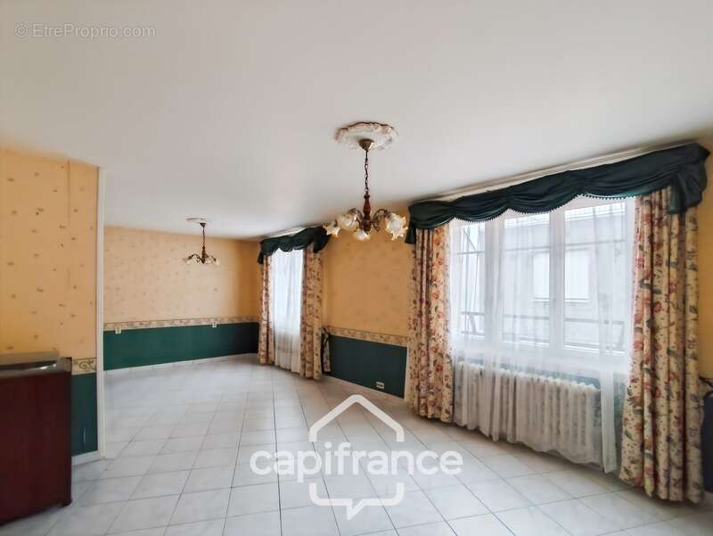 Maison à BESSE-SUR-BRAYE