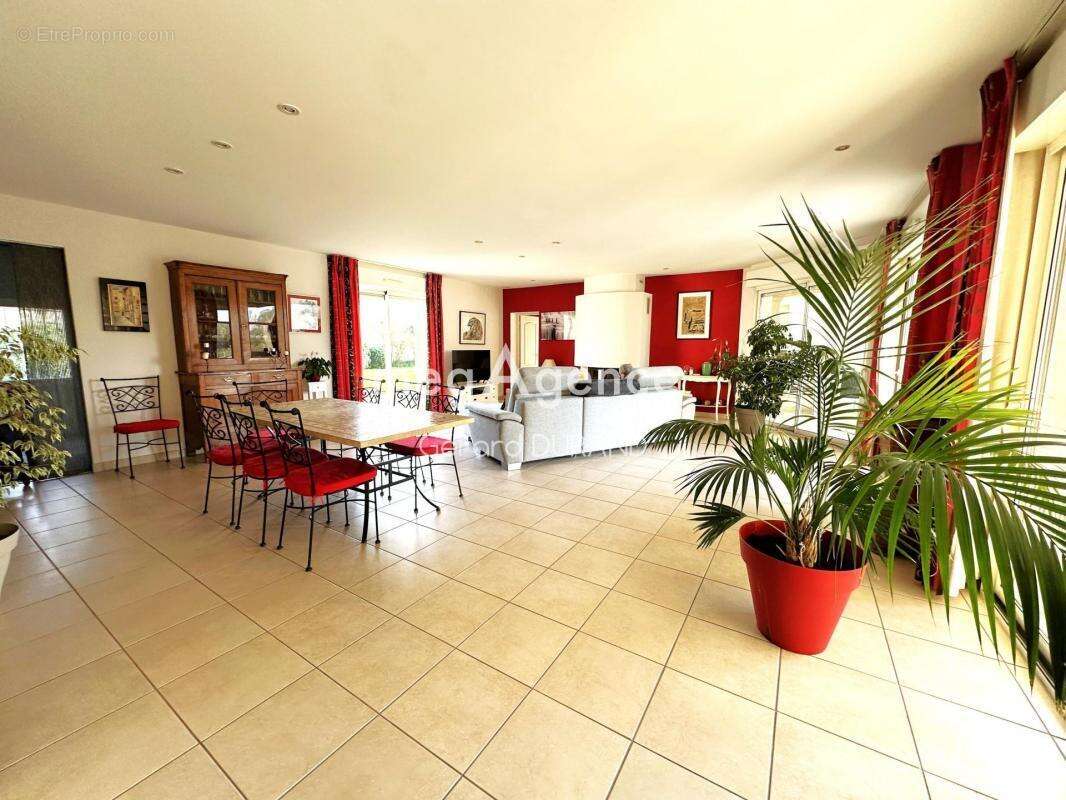 Maison à PLEUMARTIN