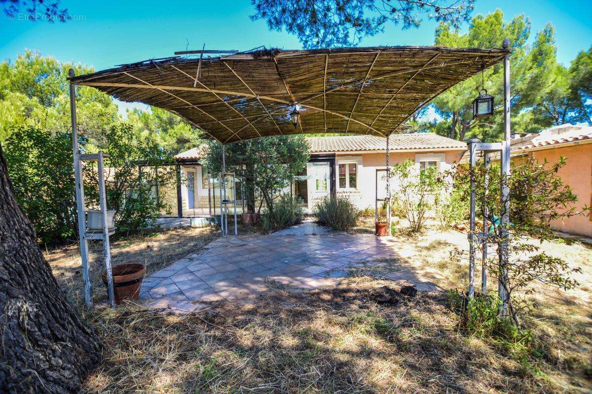 Maison 5 pièces de plain-pied – 90 m² avec jardin à Villeneuve-lès-Avignon - photo 3