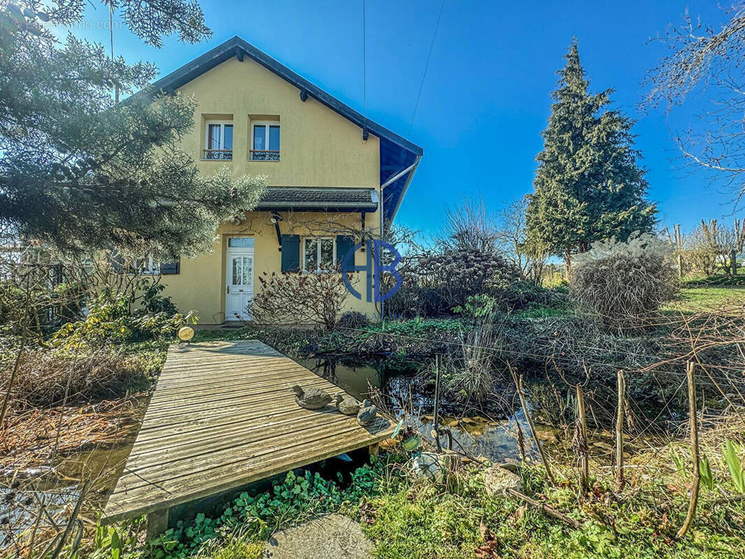 Maison à LA TOUR-DU-PIN