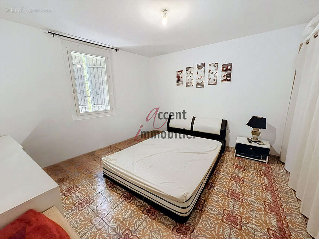 Ensemble immobilier sur 13500m² de terrain. - photo 10
