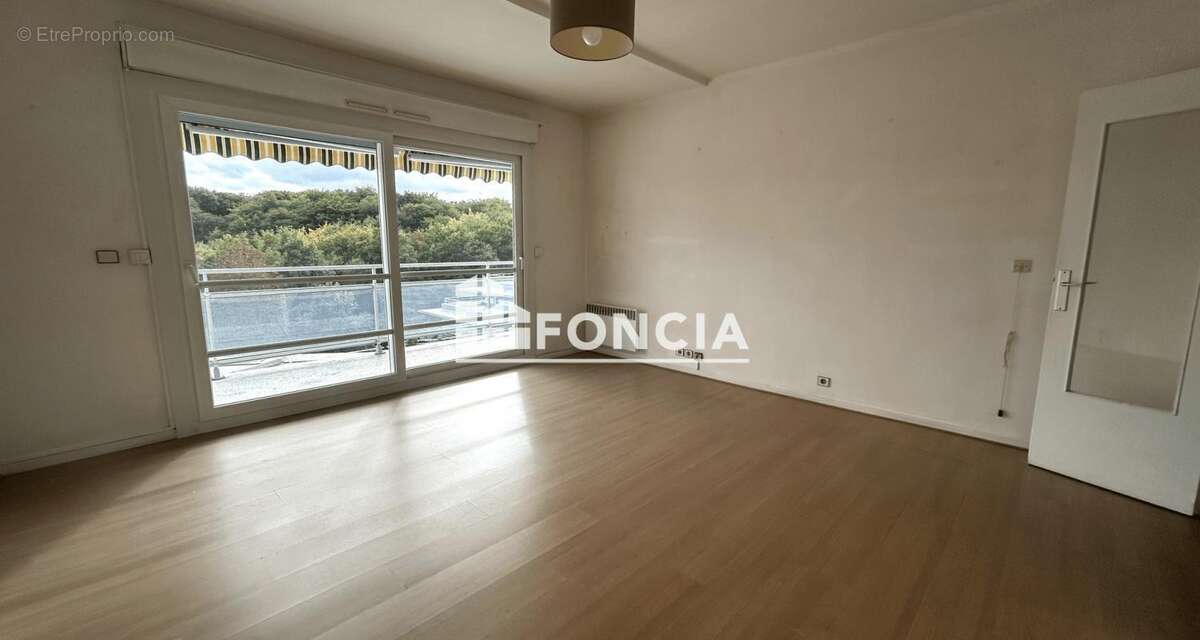 Appartement à MONT-SAINT-AIGNAN