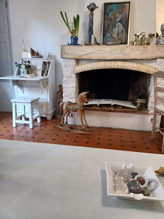 Maison 90 m² à Regusse  - photo 7