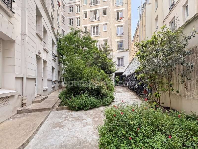 Studio calme et lumineux dans le 18ème arrondissement de Paris, à proximité du métro Guy Moquet - photo 12