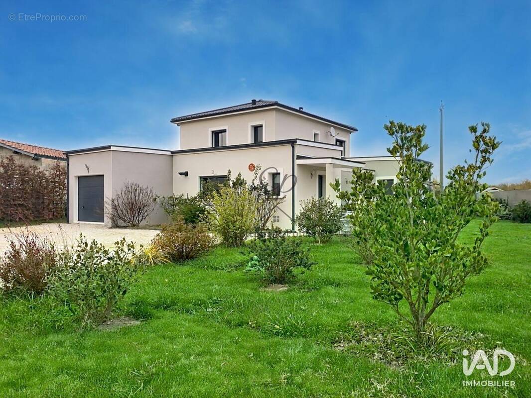 Photo 1 - Maison à NEGREPELISSE