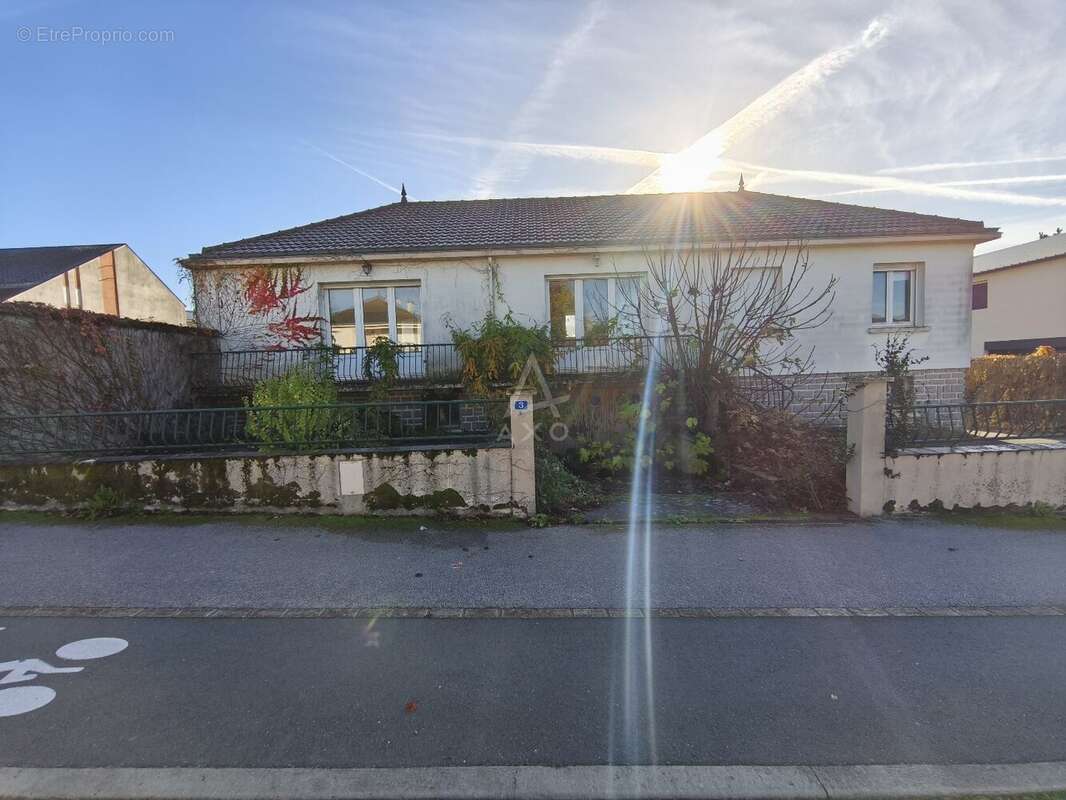 Maison à LES HERBIERS