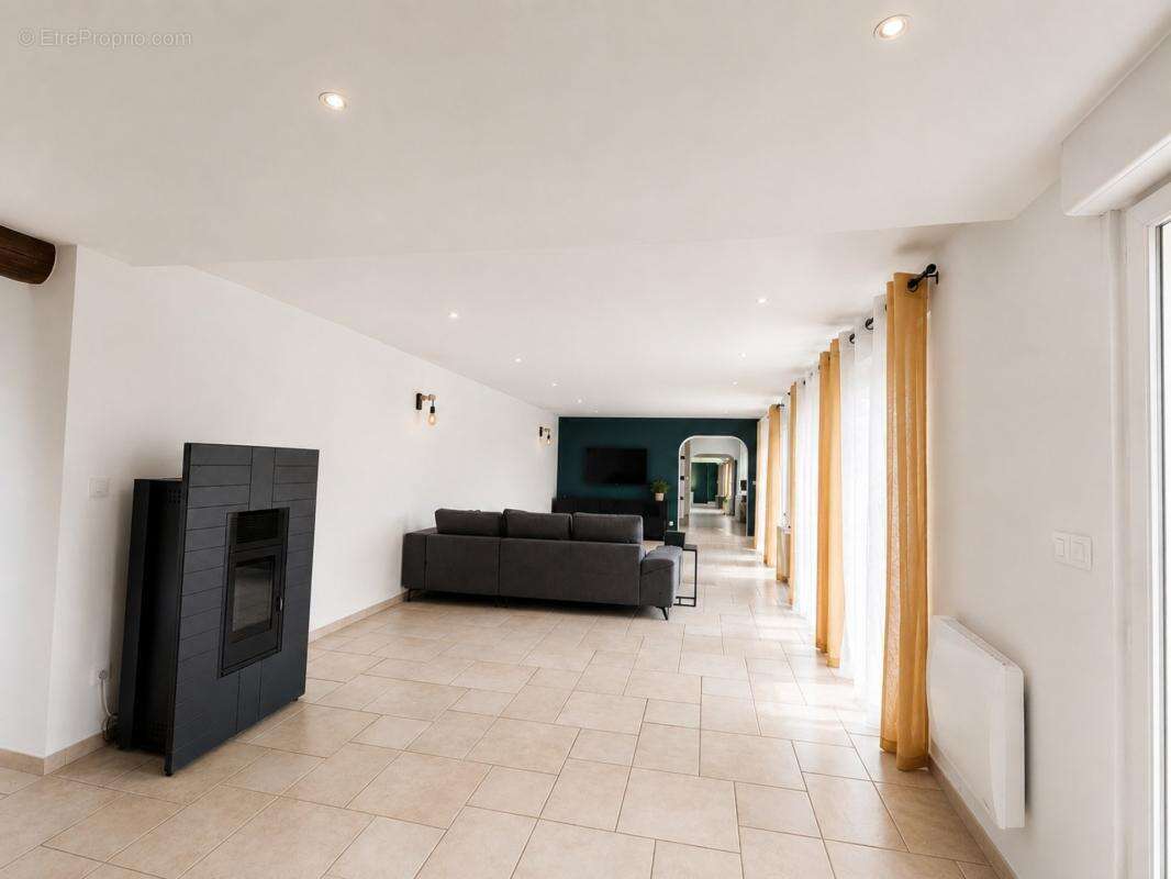 Maison à vendre 9 pièces Proche de AUNEUIL (60) - photo 2