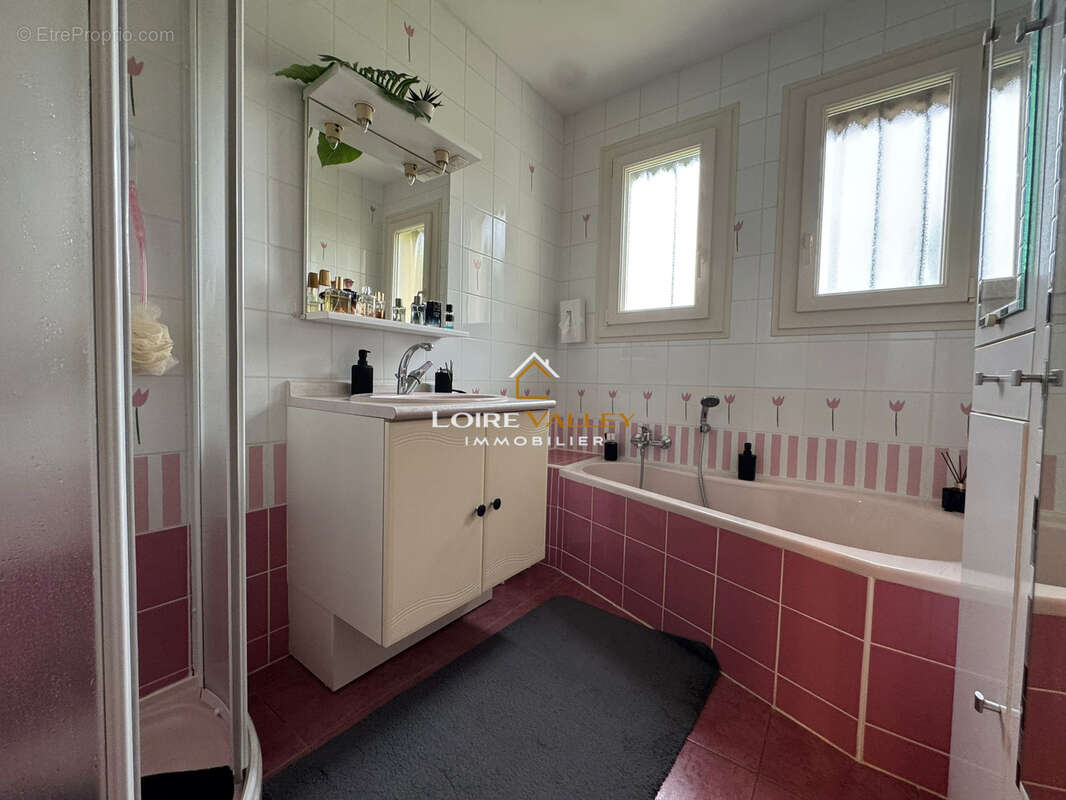 Saint Mathurin sur Loire. Charmante maison de plain pied - photo 7
