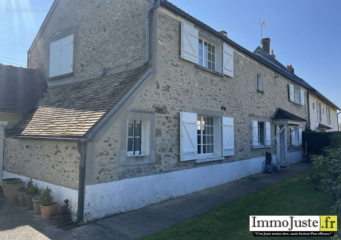 Maison à LE PERRAY-EN-YVELINES