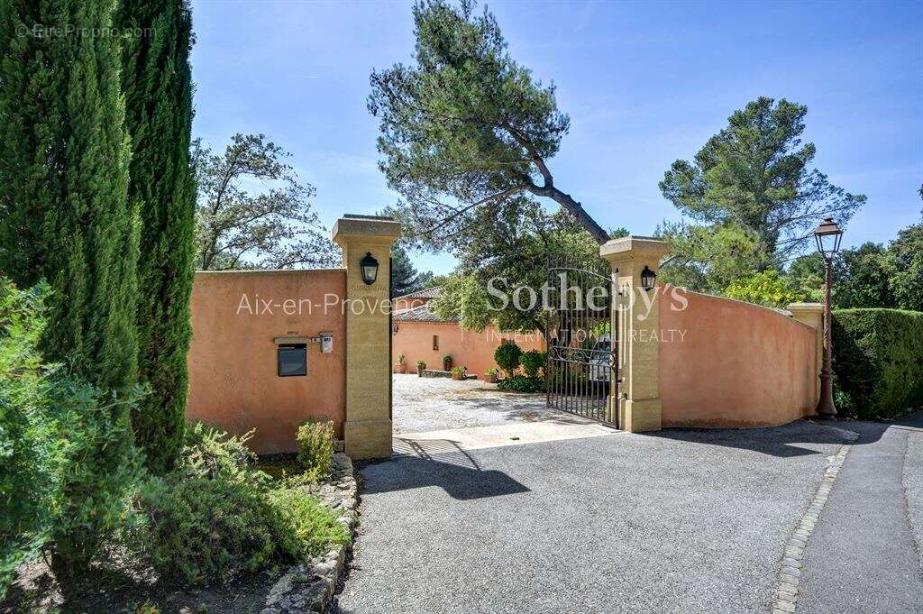 Maison à SAINT-MARC-JAUMEGARDE
