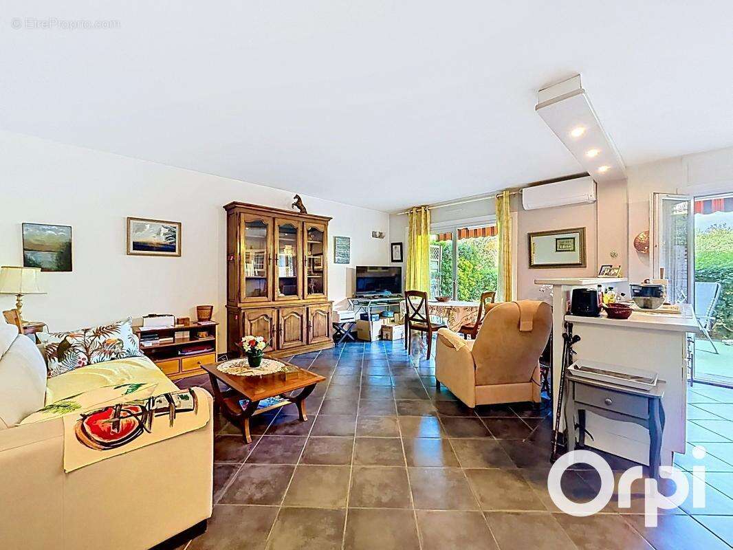 Appartement à VILLENEUVE-LOUBET
