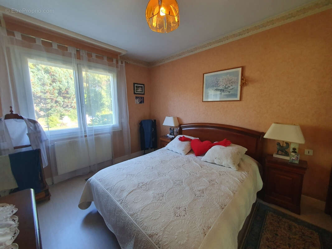 Maison à MARCILLAC-LA-CROISILLE