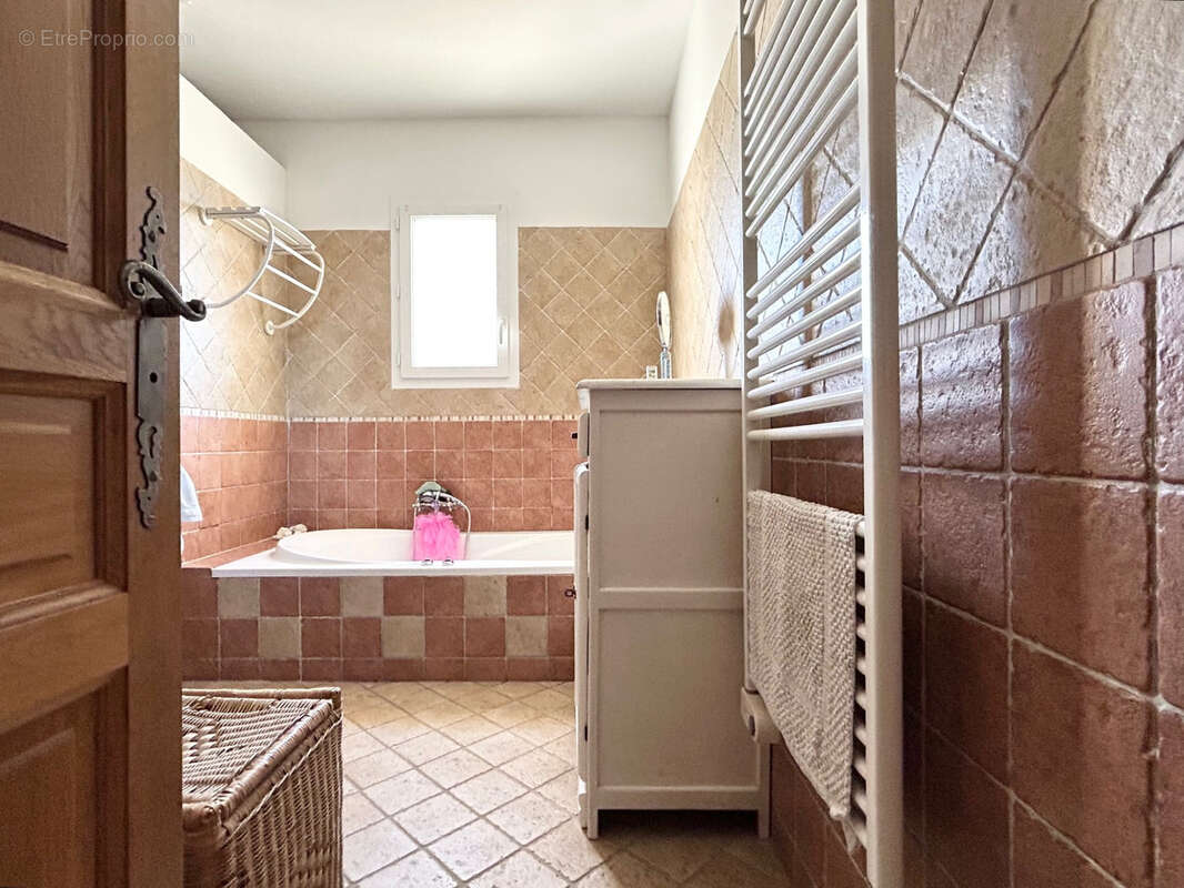 Maison à SAINT-LAURENT-LA-VERNEDE