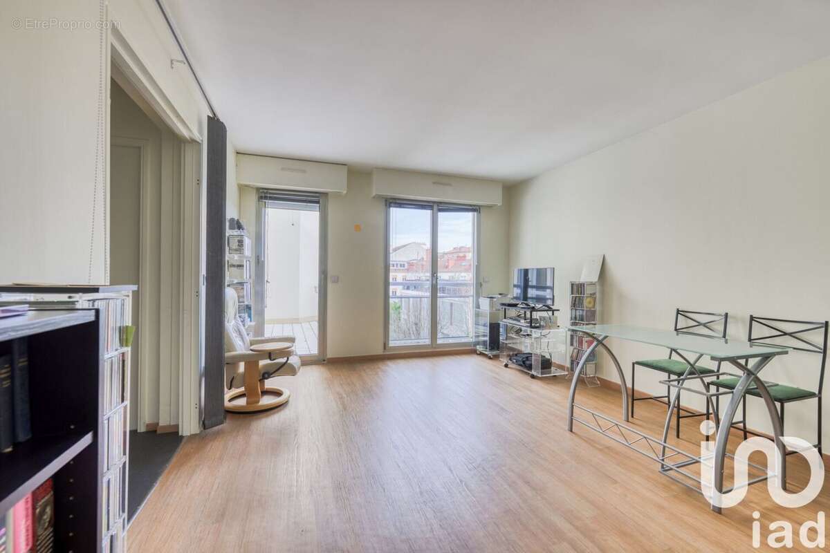 Photo 2 - Appartement à MONTROUGE