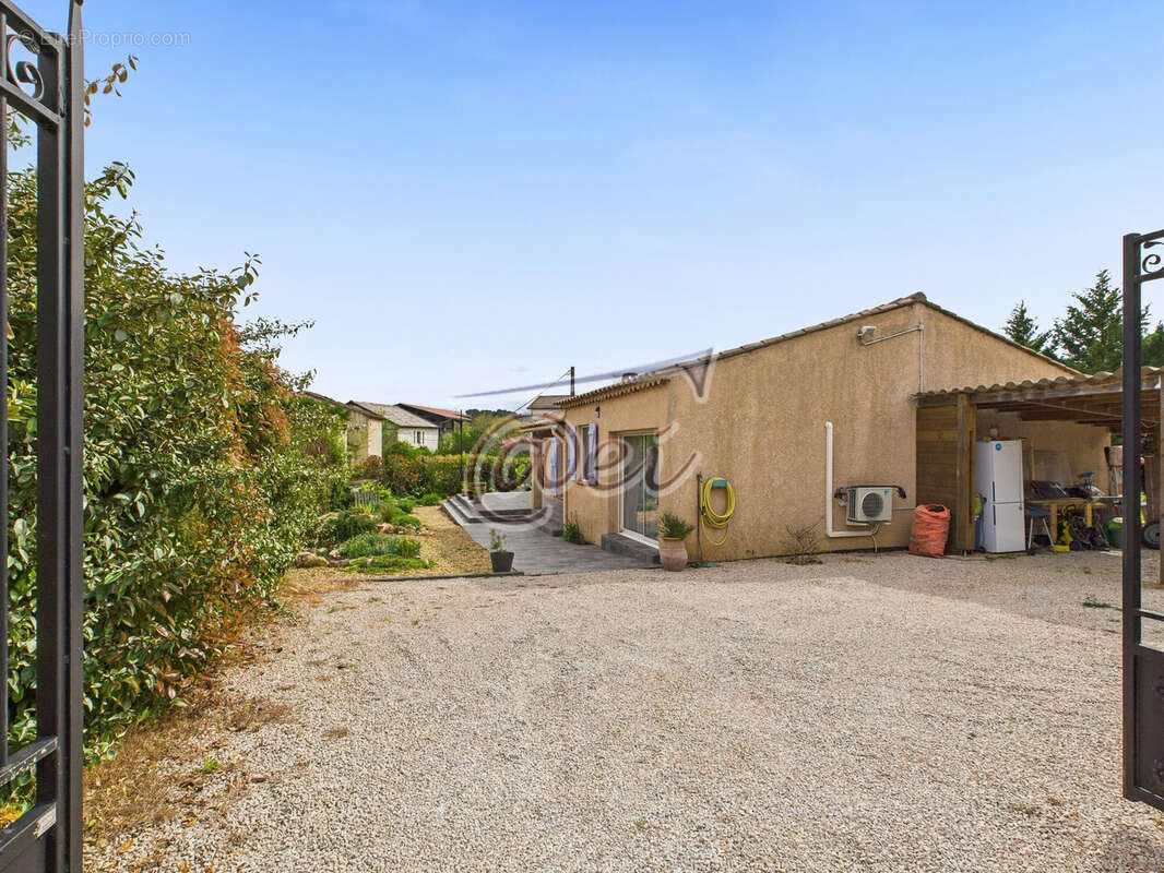 Maison à SAINT-MAXIMIN-LA-SAINTE-BAUME