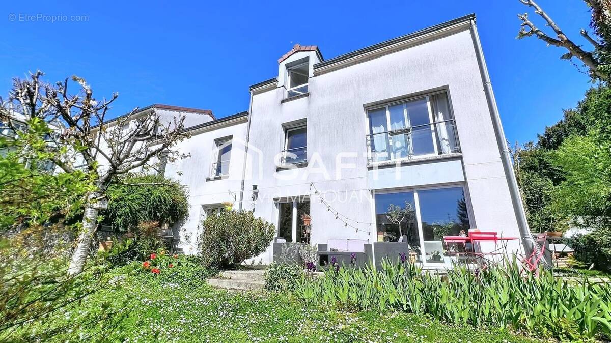 Photo 1 - Maison à MONTMORENCY