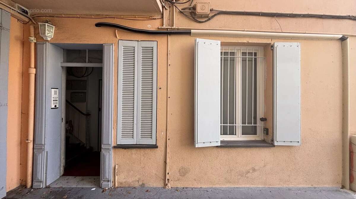 Le Cannet - Studio aménagé en loveroom - idéal investisseur - photo 16