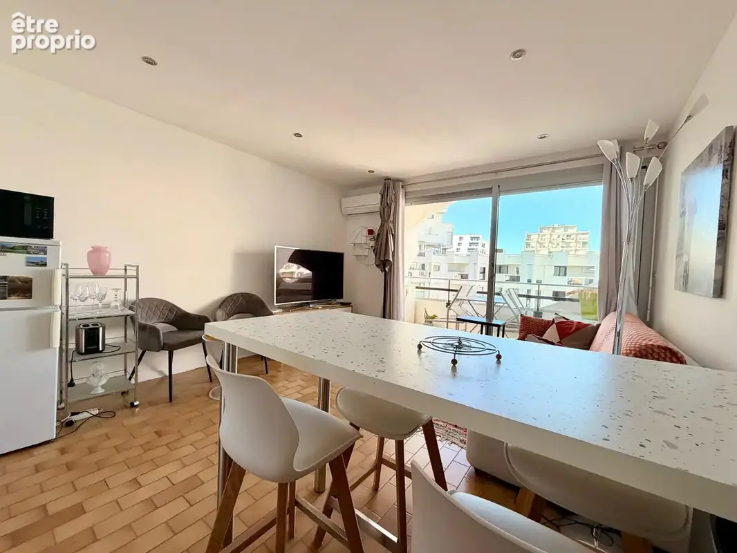 Studio cabine de 26m2 avec terrasse 4ème étage avec ascenseur - CENTRE VILLE GRANDE MOTTE - photo 2