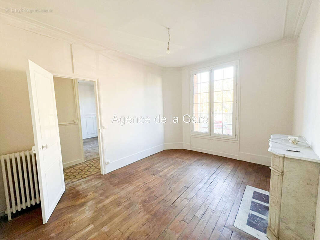 Maison à SARTROUVILLE