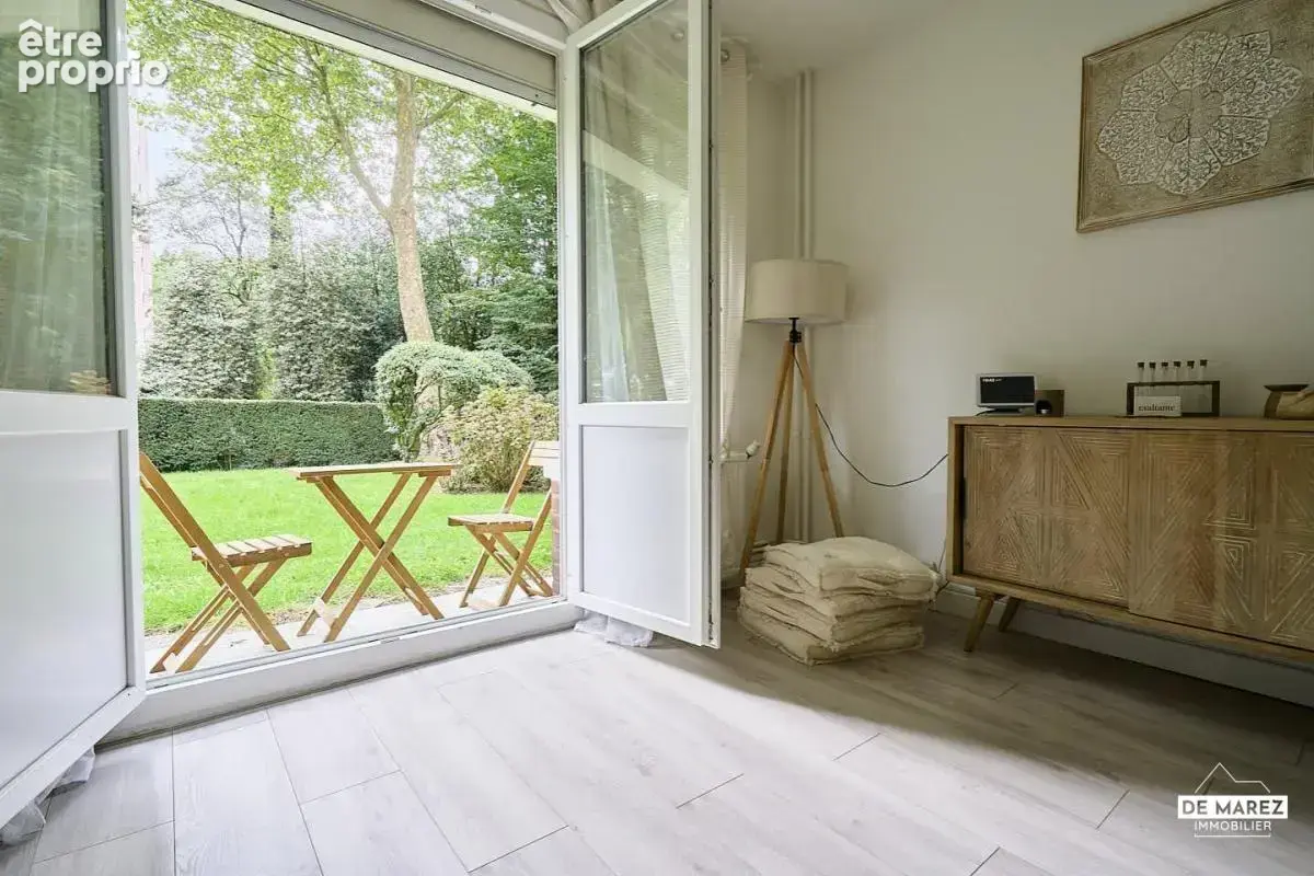 Exclusivite : t3 renove avec parking au pied du metro et des commerces ! - photo 8