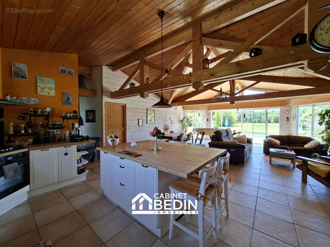 Maison 166 m² à Cudos  - photo 4