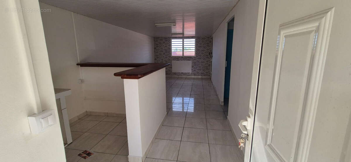 Maison individuelle composée de deux appartements - EN VENTE - photo 3