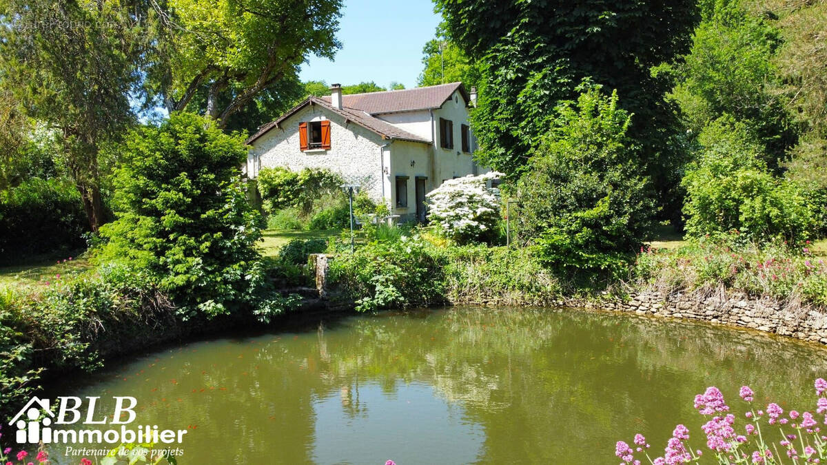 Maison à LES ESSARTS-LE-ROI
