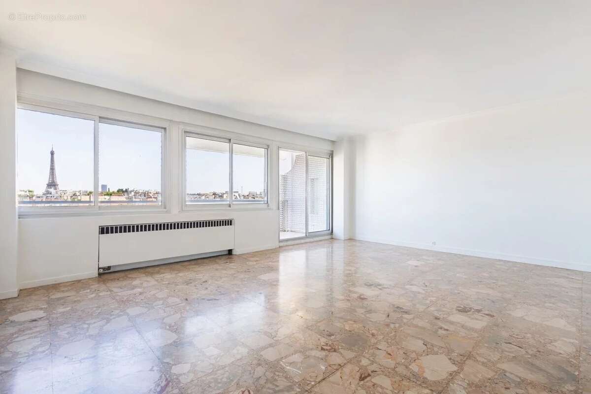 Appartement à PARIS-16E