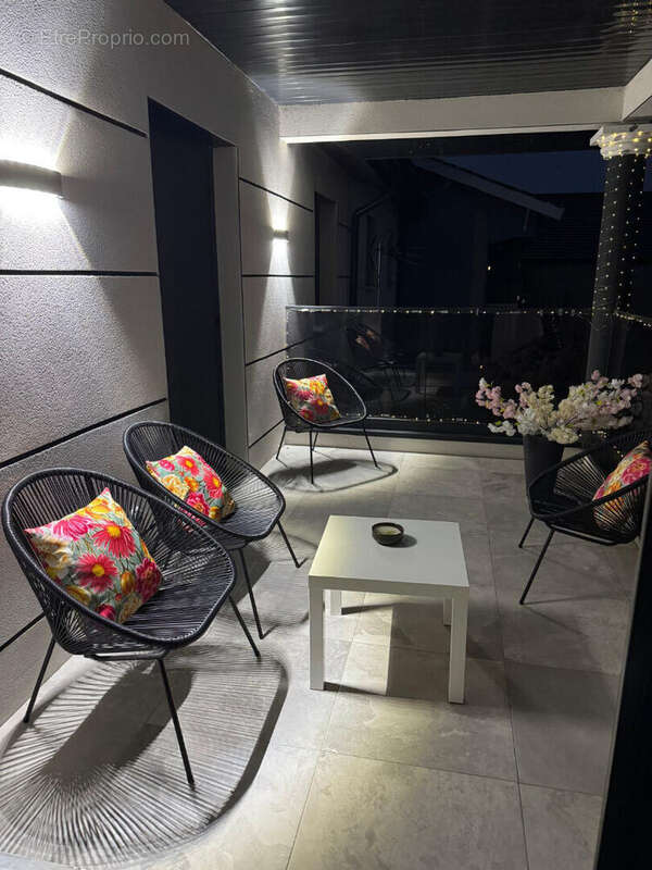 Maison à SURY-LE-COMTAL